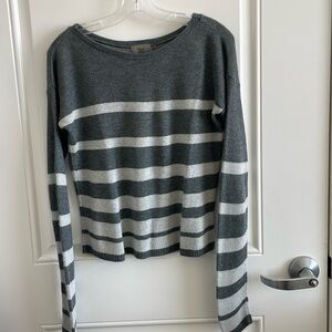 Sweet n Sinful New York Women’s Gray Striped Cropped Long Sleeve Sweater - Med